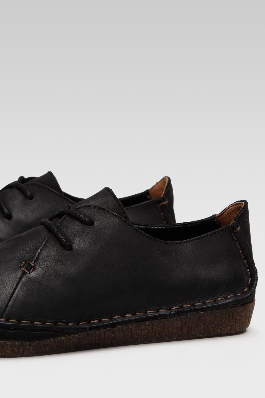 Półbuty Clarks 26111428 Czarny