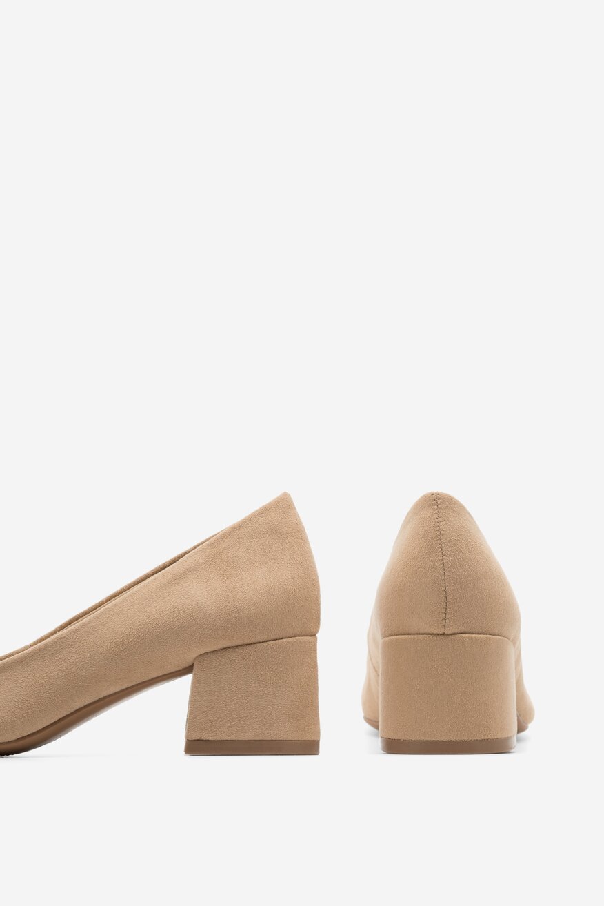 Czółenka Clara Barson WFA1976-2A Beżowy