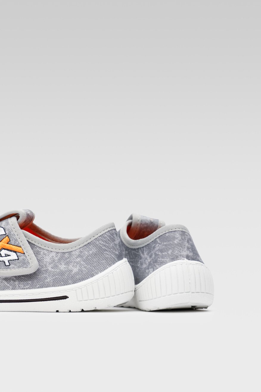 Kapcie MB 4SK3/42-28POIR-B Szary