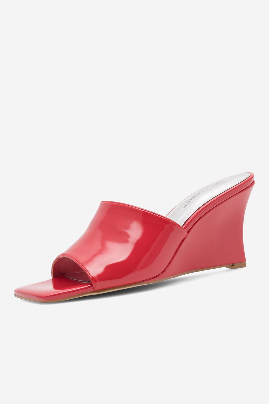 Klapki MARC FISHER F-ROLLO MRE01 Czerwony