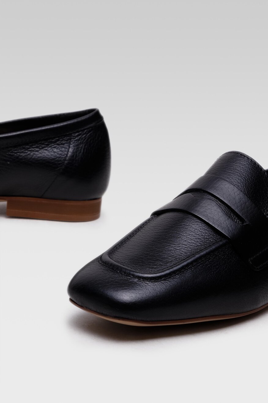 Półbuty Gino Rossi E22-28012LGS Czarny