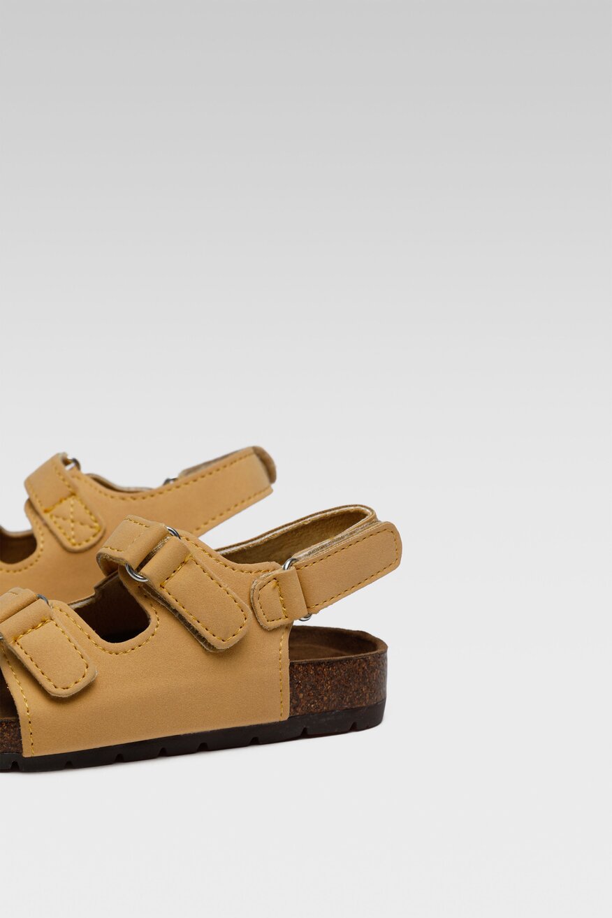 Sandały Action Boy AVO-320-004 Żółty