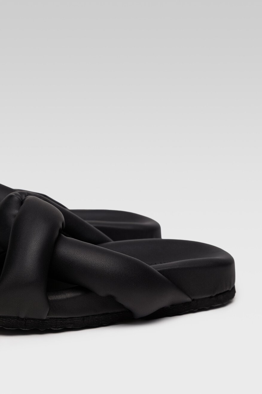 Klapki Jenny Fairy AJK0514-12 Czarny