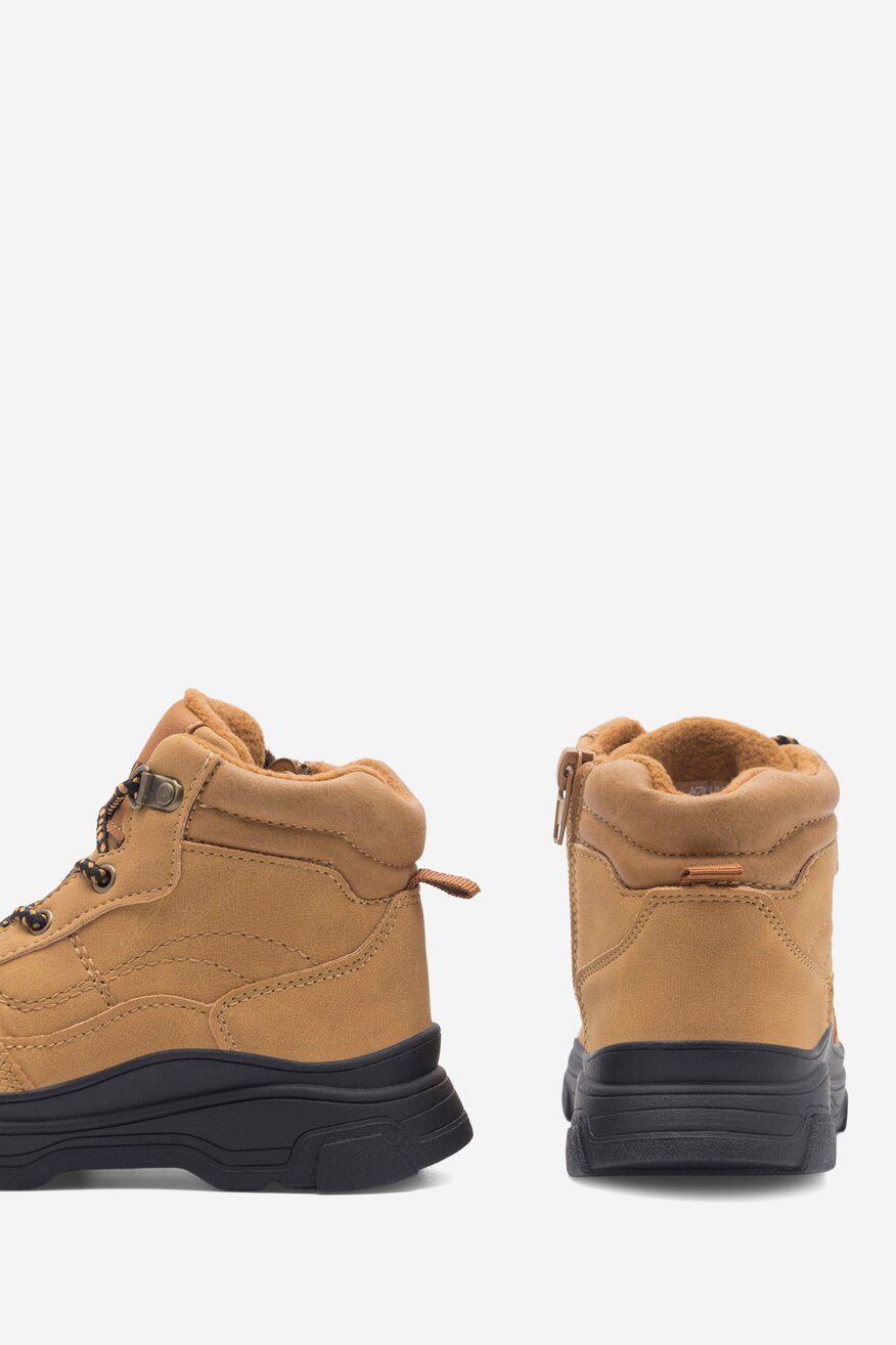 Trzewiki Action Boy AVO-326-003A Camel