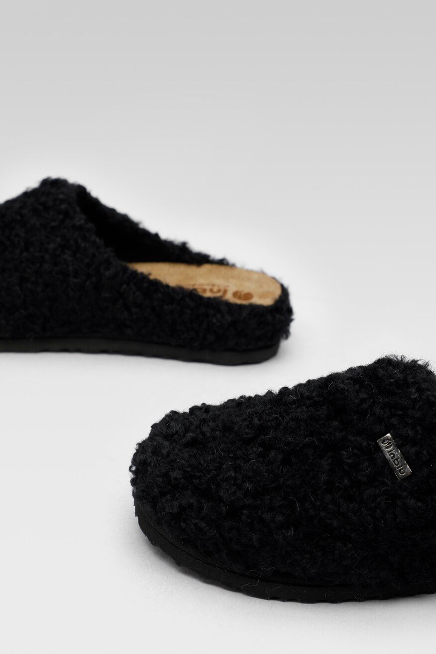 Kapcie Inblu CS15G804 Czarny