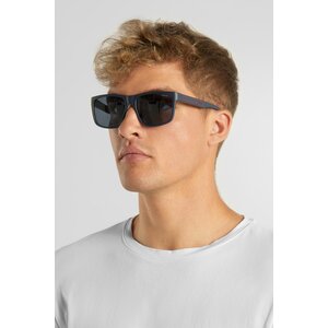 Okulary przeciwsłoneczne z filtrem UV-3