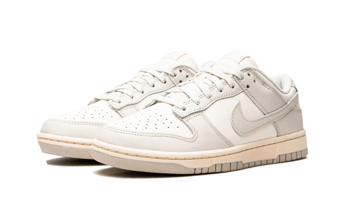 NIKE Dunk Low Light Bone