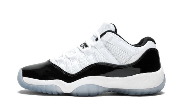 Air Jordan 11 Retro Low Concord