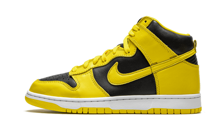NIKE Dunk High Varsity Maize