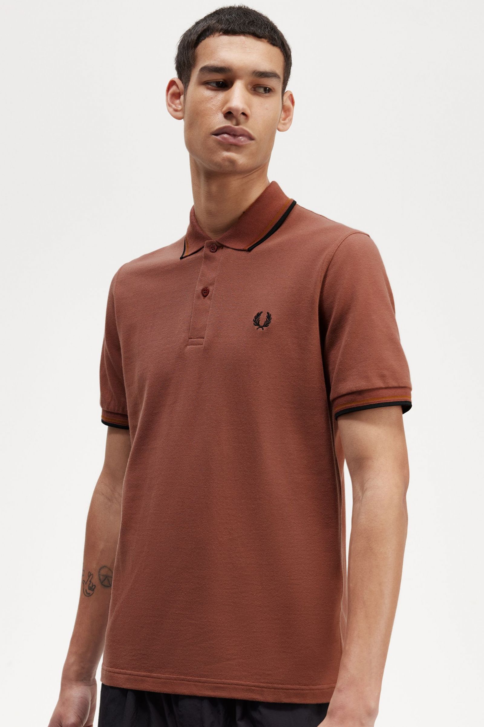 The Fred Perry ShirtM12 Whisky Brown / Dark Caramel / Black 7039050