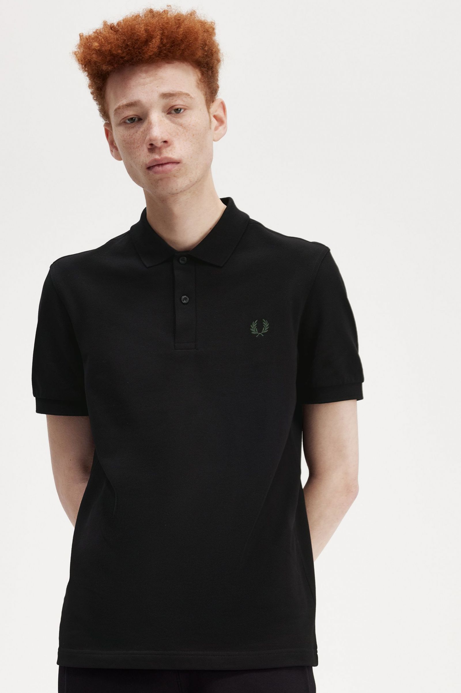 The Fred Perry ShirtM6000 Black / Field Green 7039067