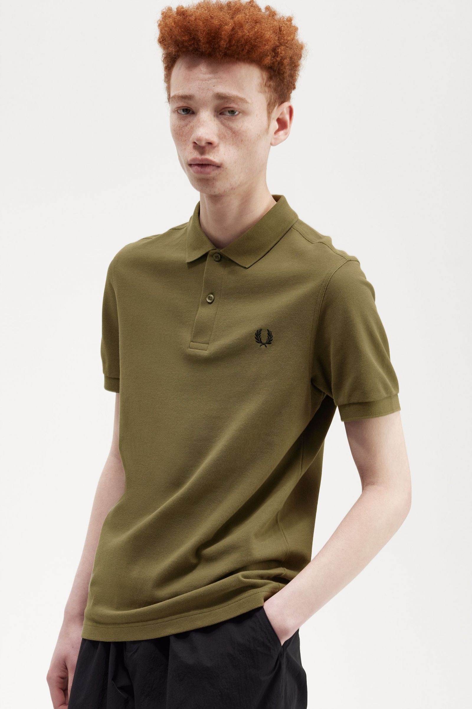 The Fred Perry ShirtM6000 Uniform Green / Black 7039015