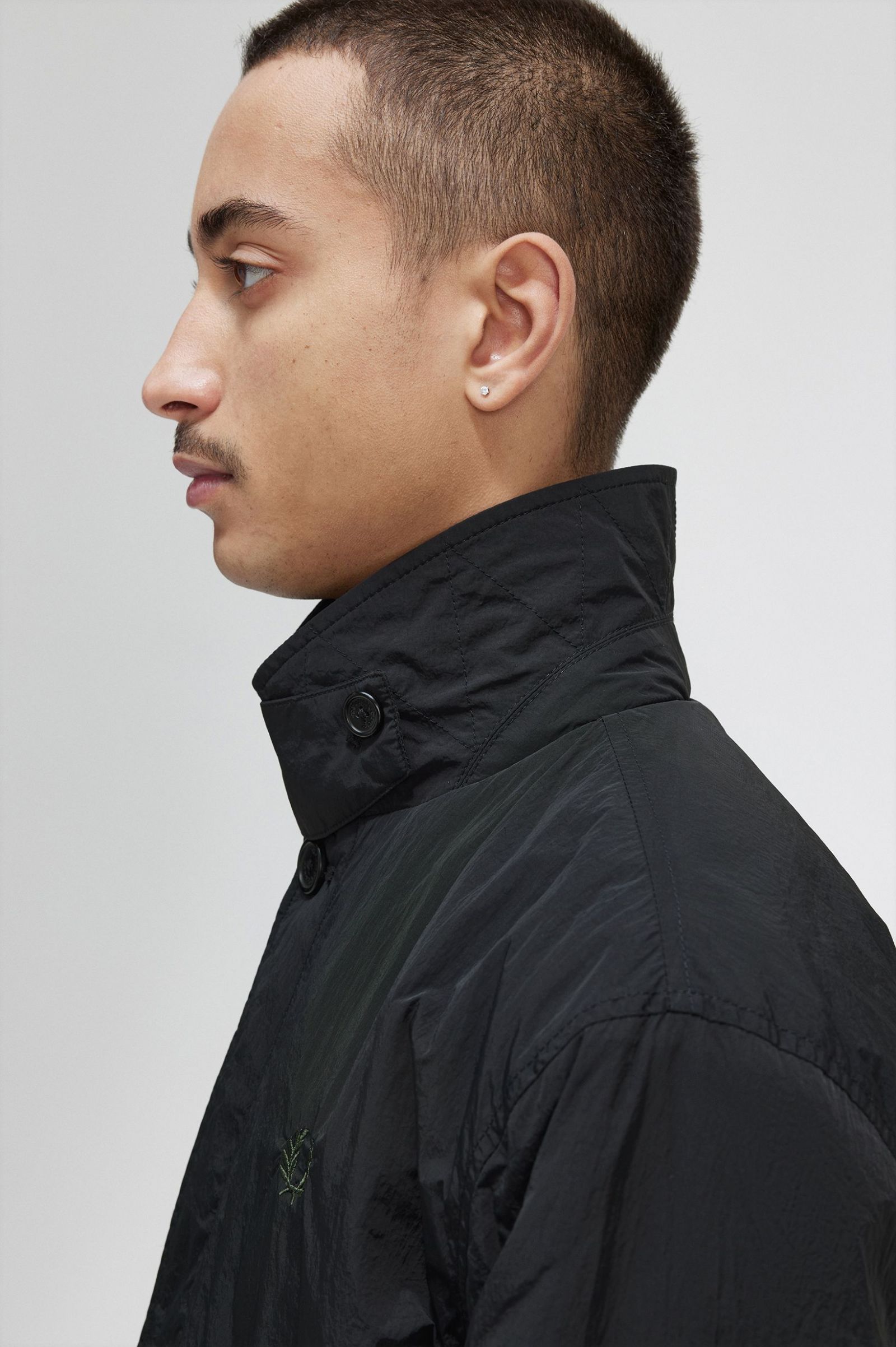 Button Through Mac Black 7038301