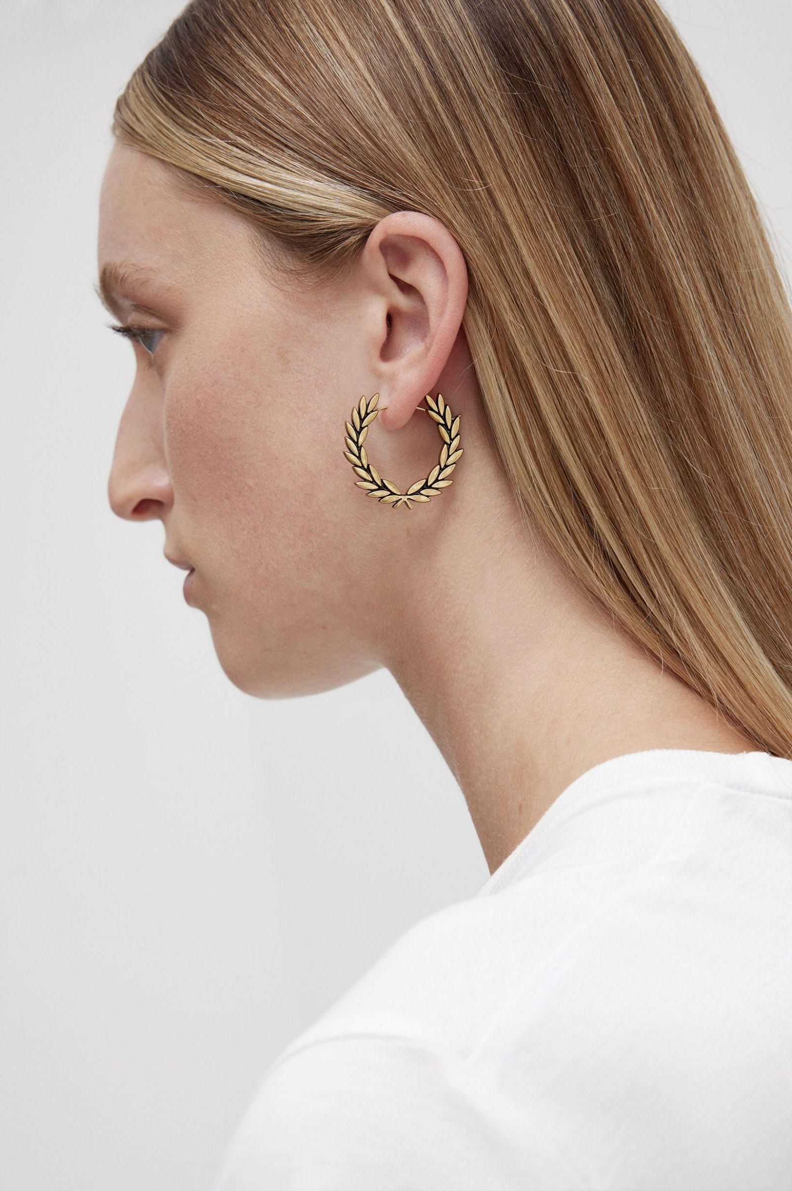 Laurel Wreath Earrings Gold 7038076