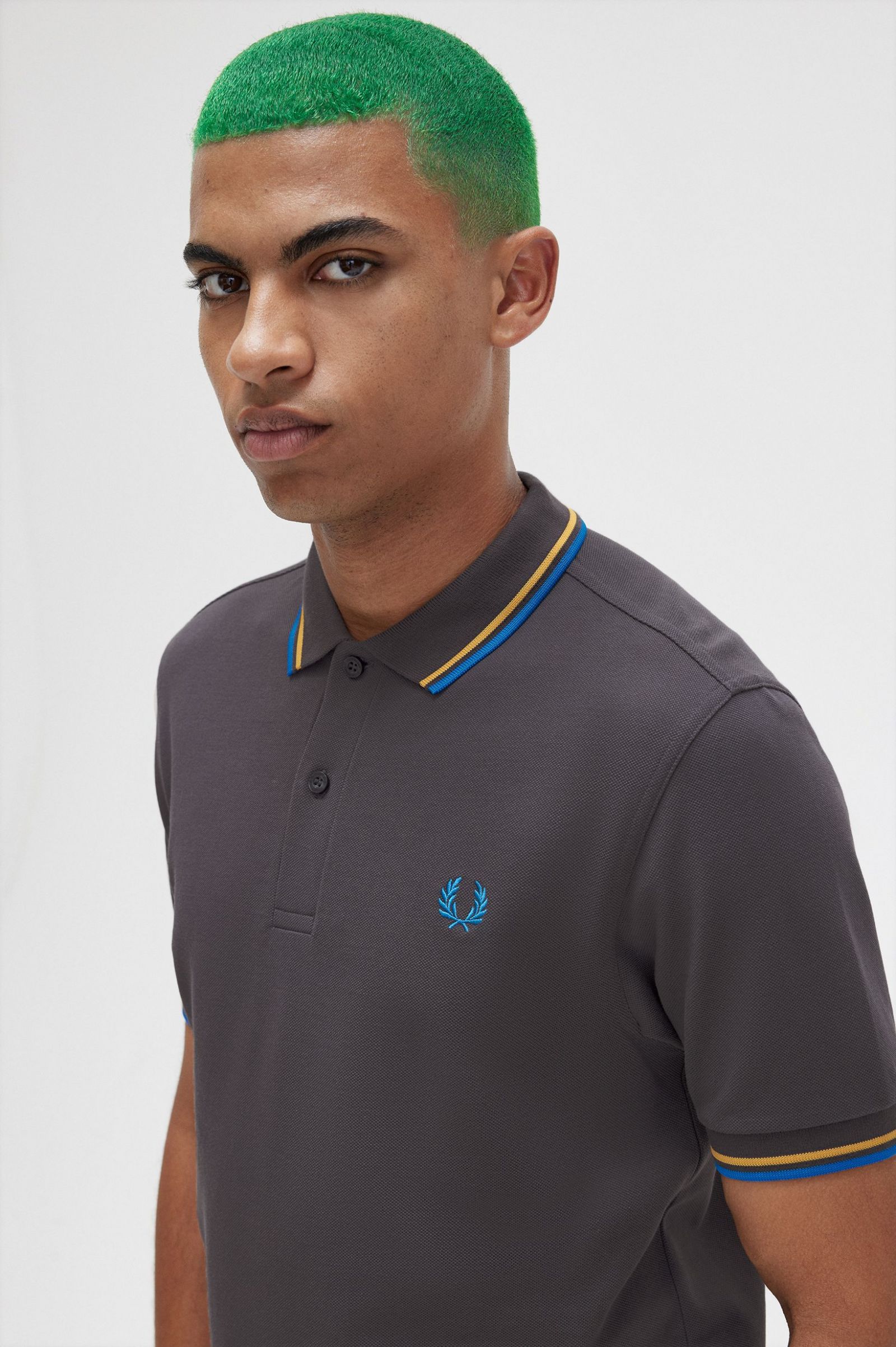 The Fred Perry ShirtM3600 Gunmetal / Golden Hour / Kingfisher 7038563