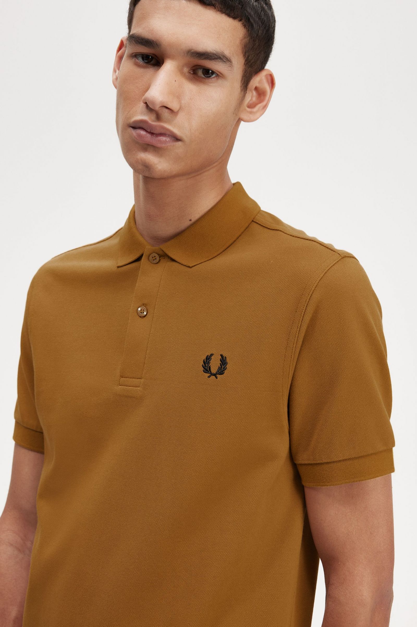 The Fred Perry ShirtM6000 Dark Caramel / Black 7039099