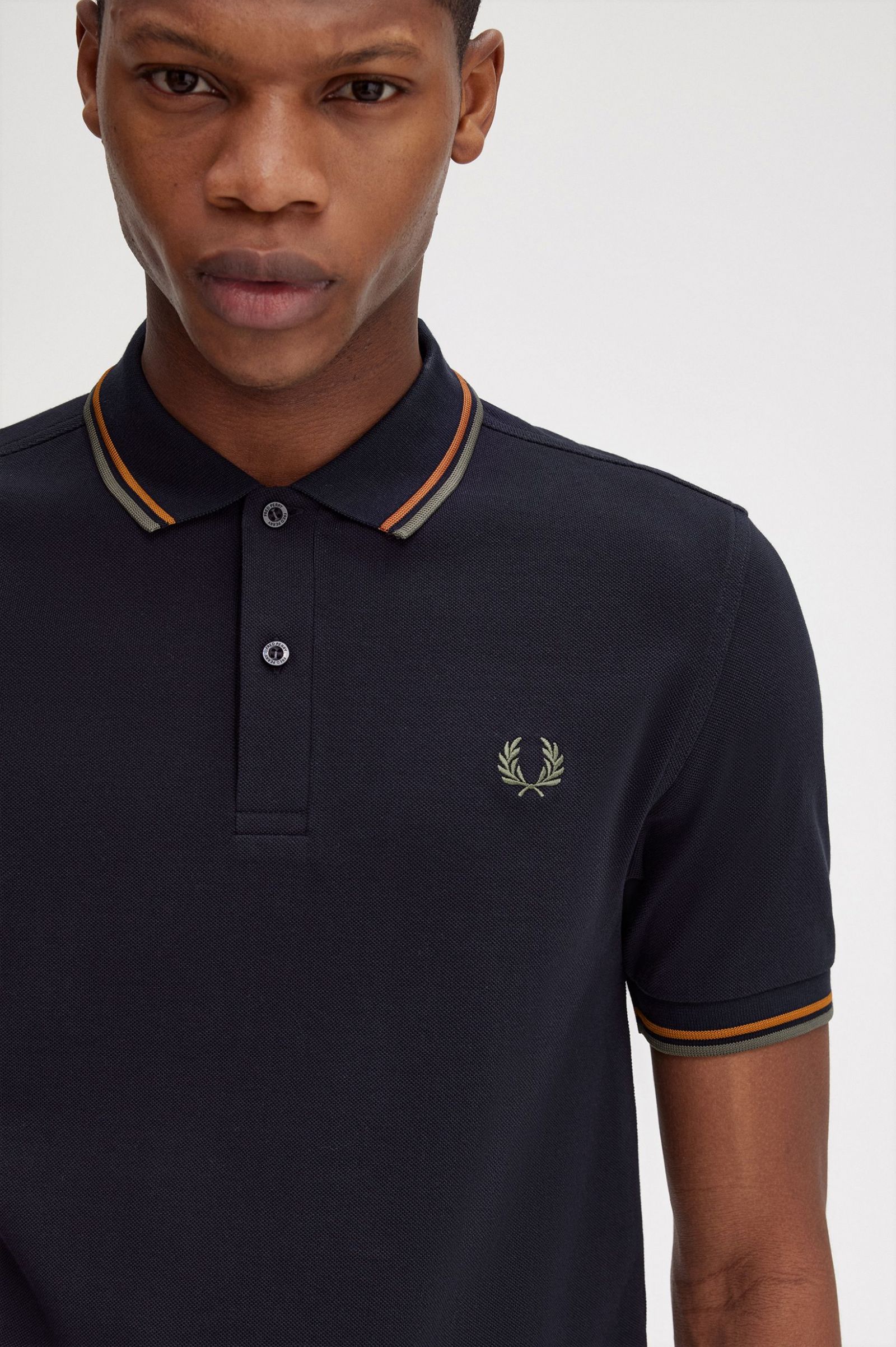 The Fred Perry ShirtM3600 Navy / Nut Flake / Field Green 7038500