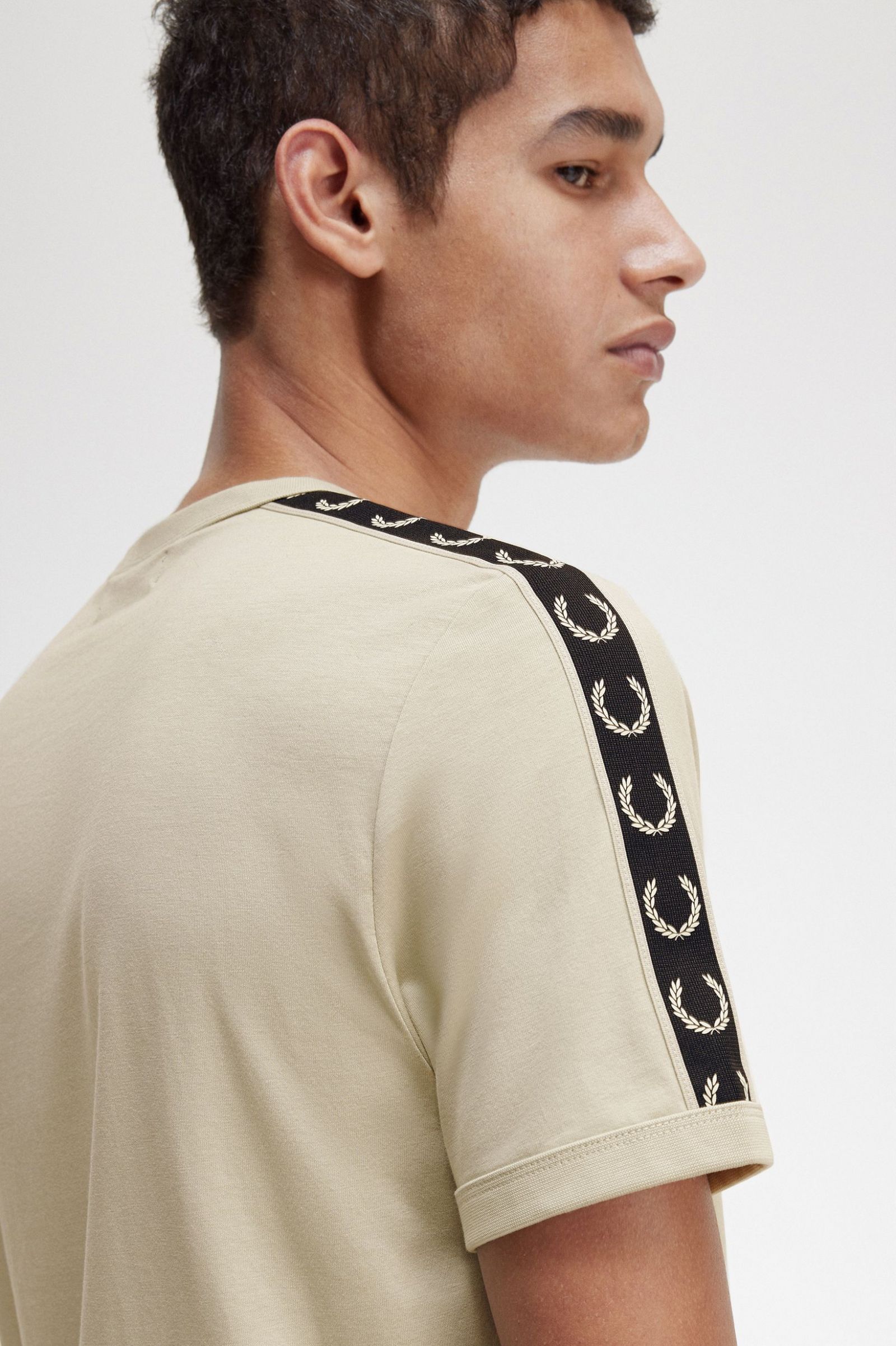 Contrast Tape Ringer T-Shirt Light Oyster / Black 7038955