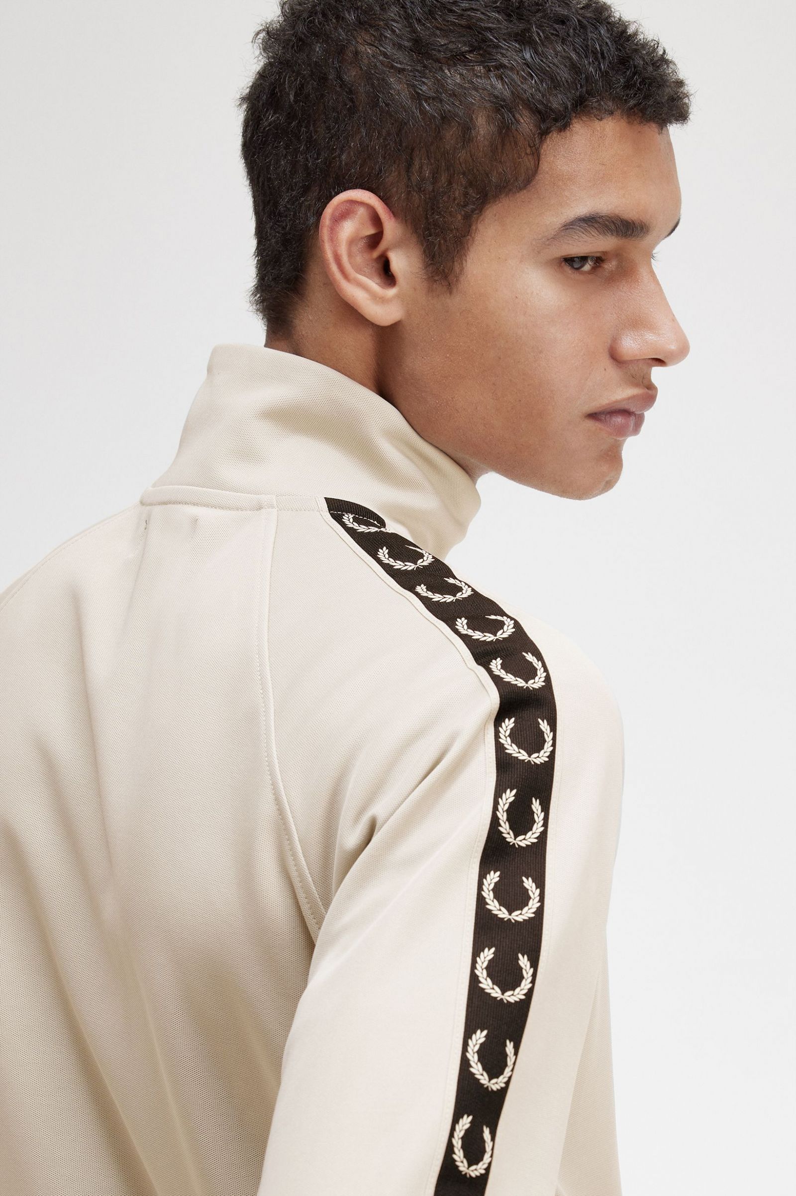 Contrast Tape Track Jacket Light Oyster / Black 7039123