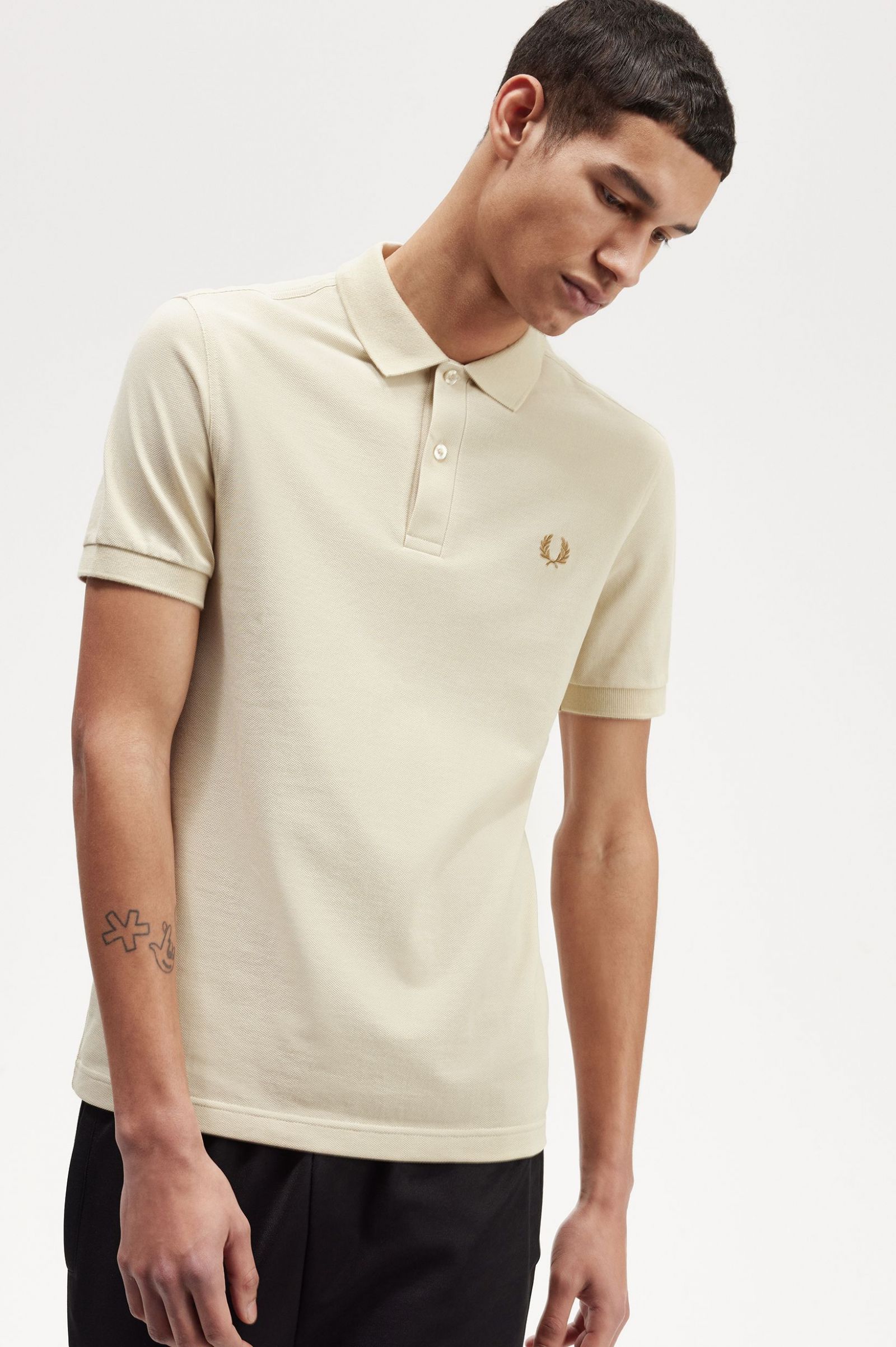 The Fred Perry ShirtM6000 Oatmeal / Dark Caramel 7039014