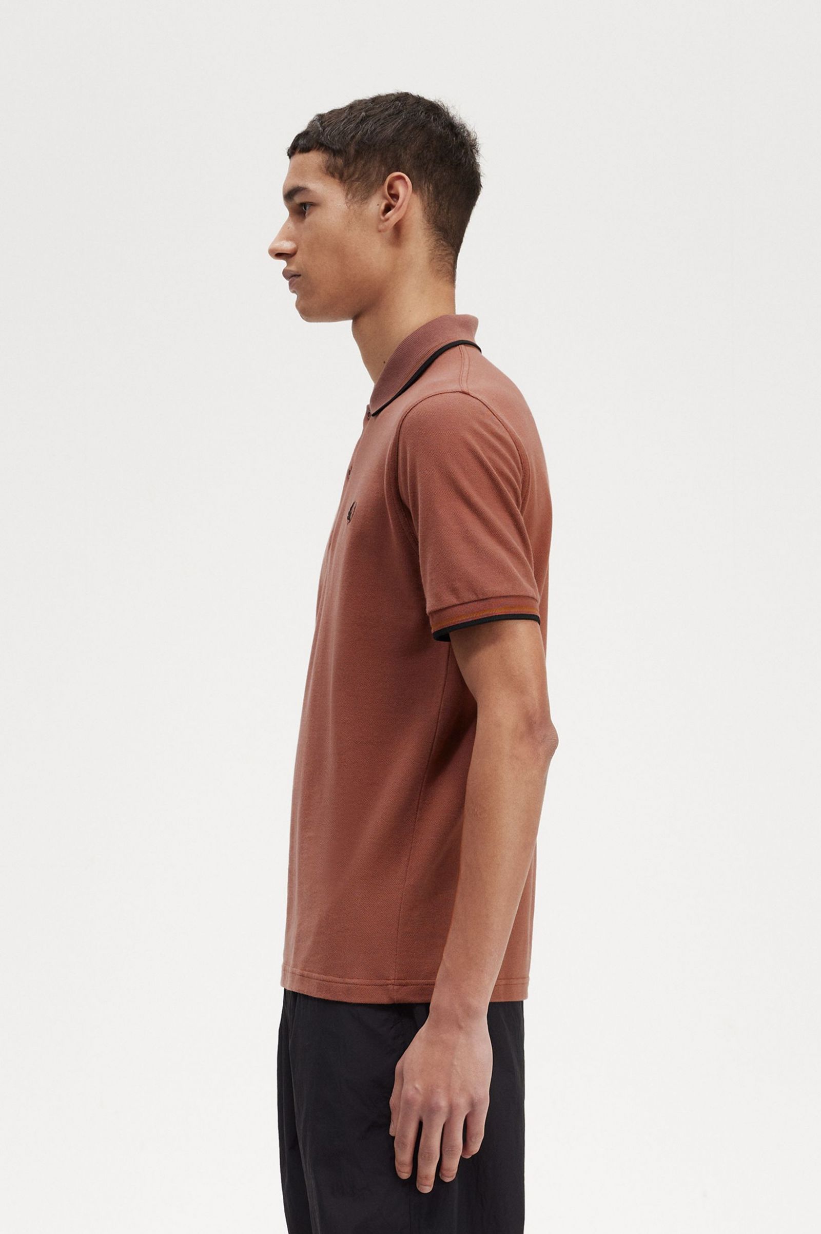The Fred Perry ShirtM12 Whisky Brown / Dark Caramel / Black 7039050