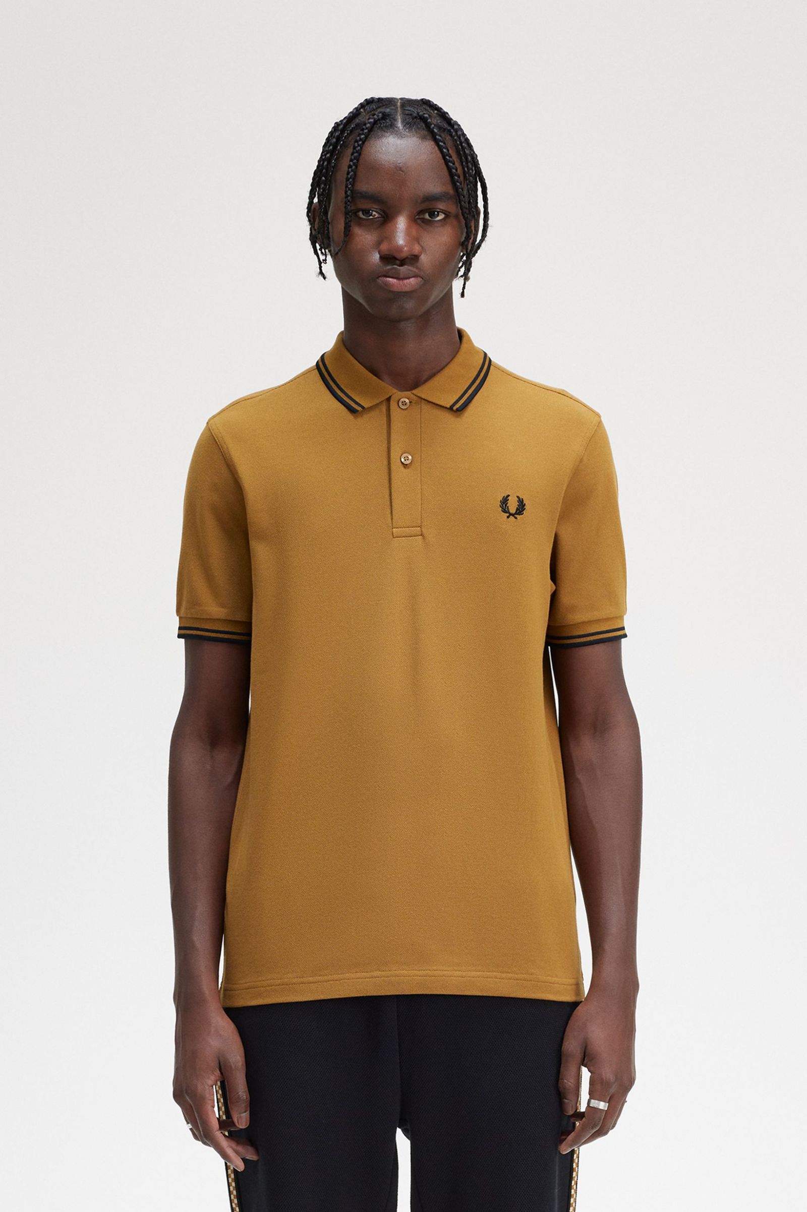 The Fred Perry ShirtM3600 Dark Caramel / Black / Black 7039021