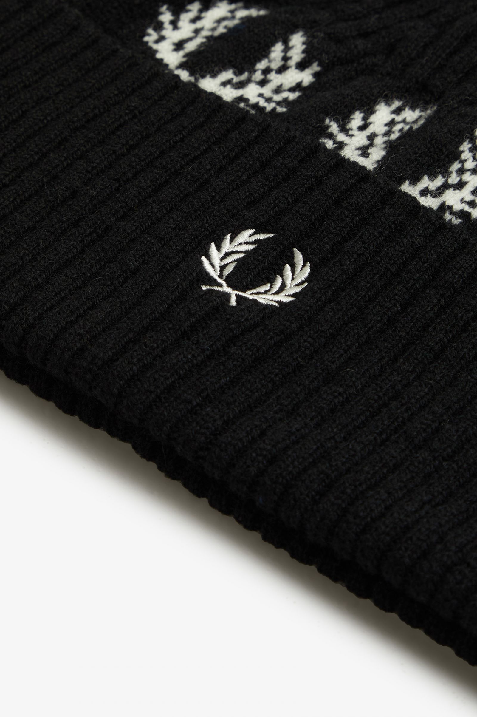 Laurel Wreath Lambswool Beanie Black / Snow White 7038434
