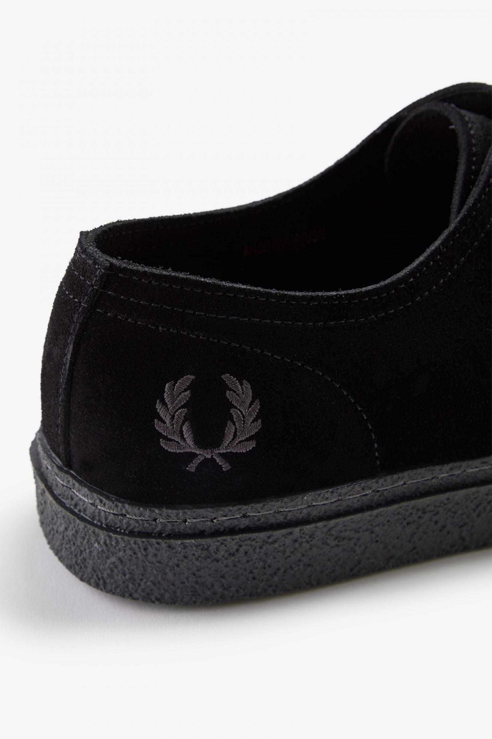 Linden Black 7038759