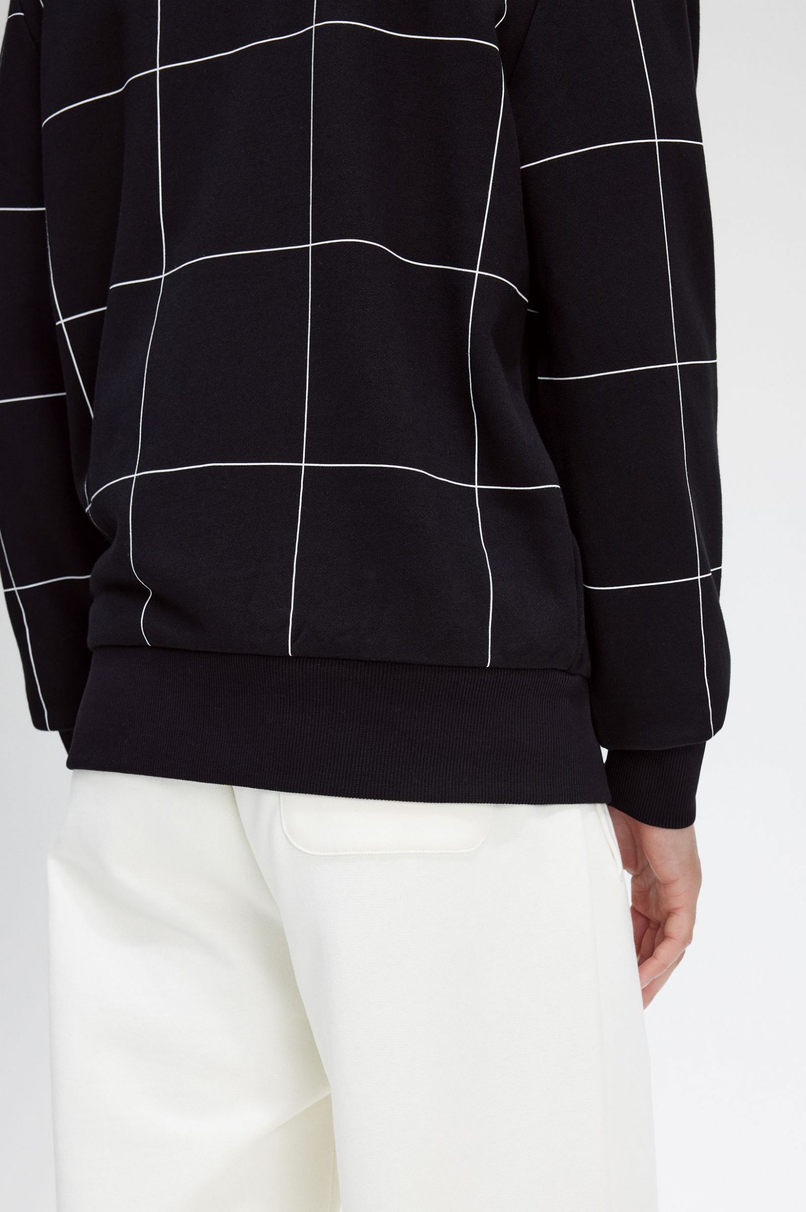 Grid Detail Sweatshirt Black 7038854