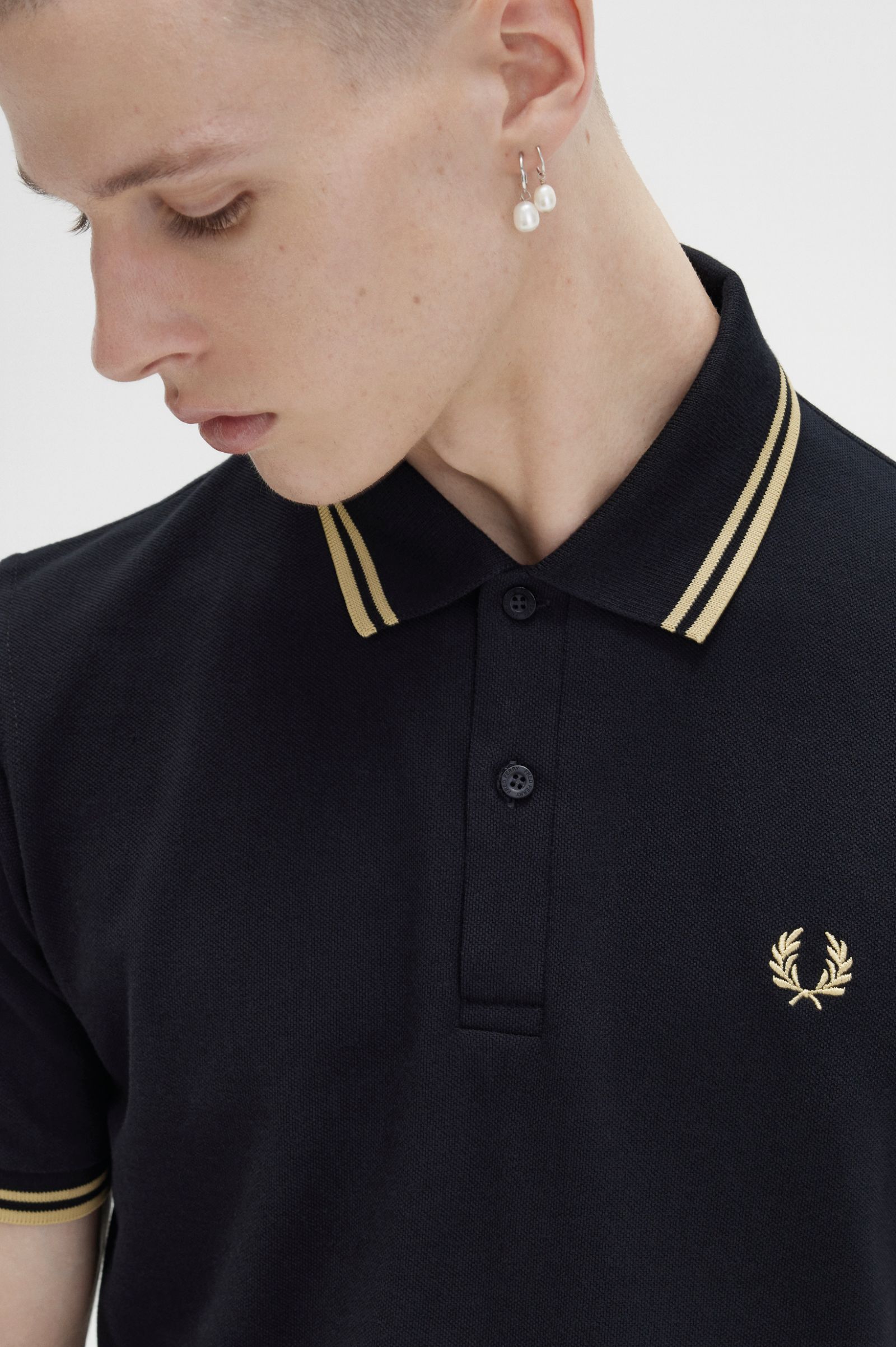 The Fred Perry ShirtM12 Black / Champagne / Champagne 7038541