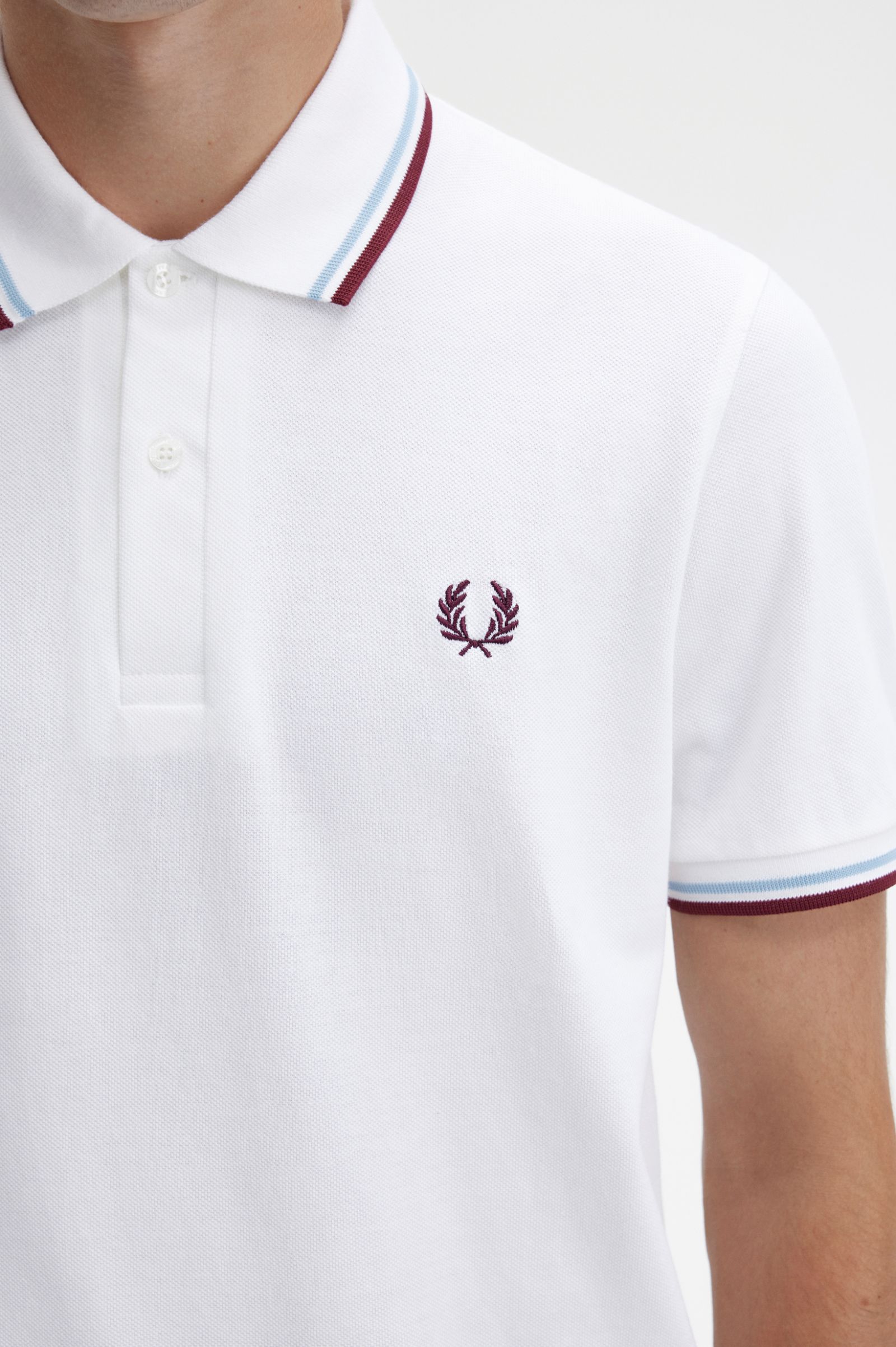 The Fred Perry ShirtM12 White / Ice / Maroon 7038572