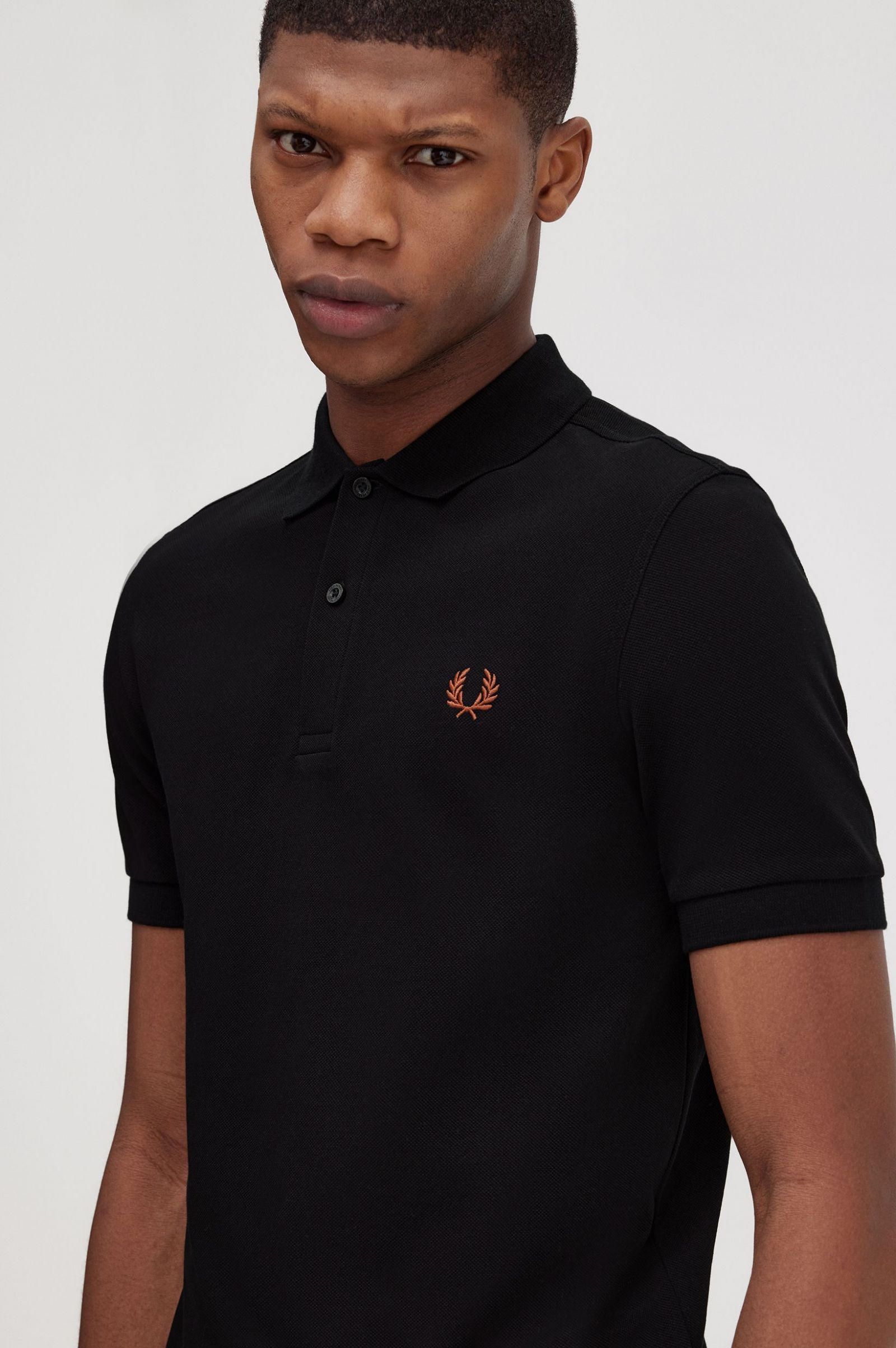The Fred Perry ShirtM6000 Black / Whisky Brown 7038585
