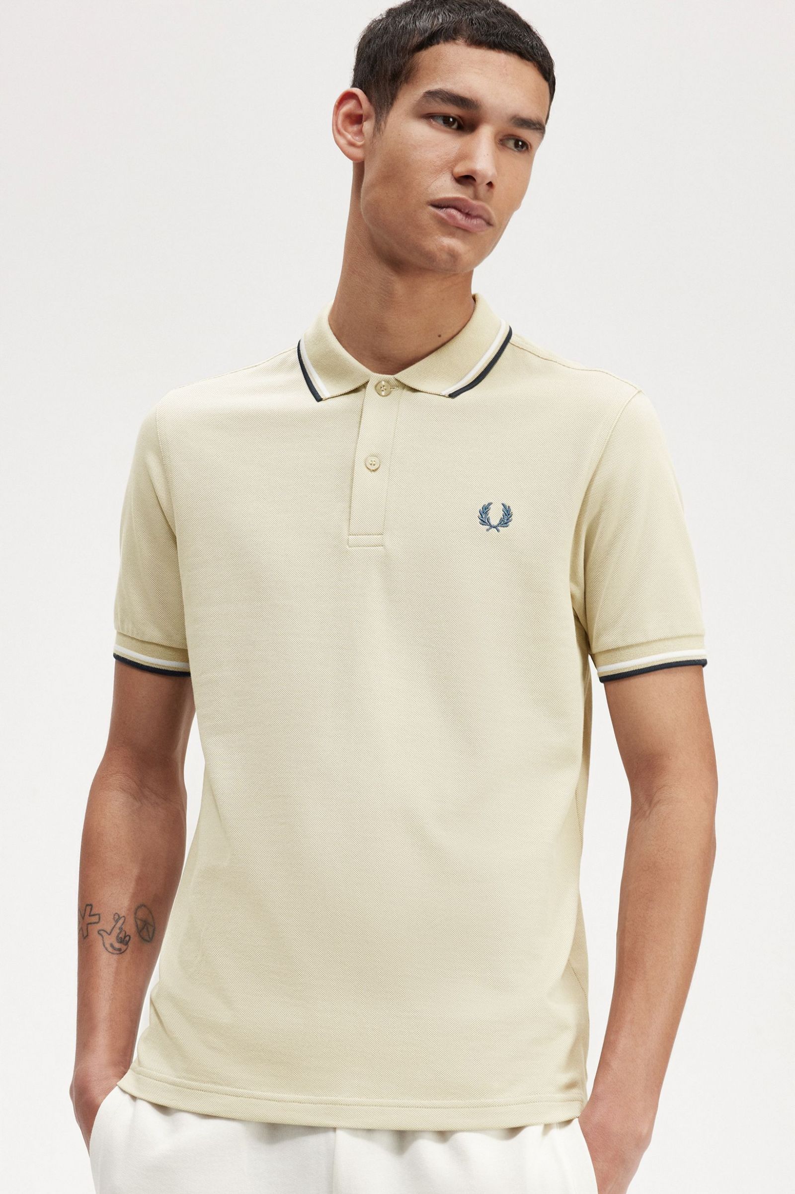 The Fred Perry ShirtM3600 Light Oyster / Snow White / Petrol Blue 7038597