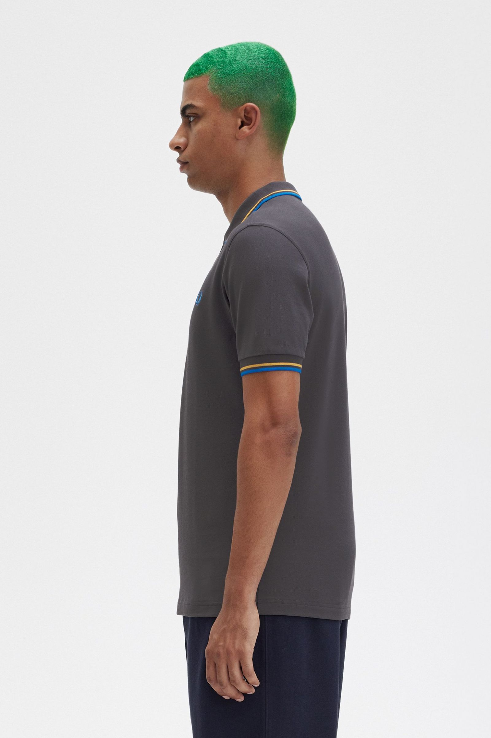 The Fred Perry ShirtM3600 Gunmetal / Golden Hour / Kingfisher 7038563