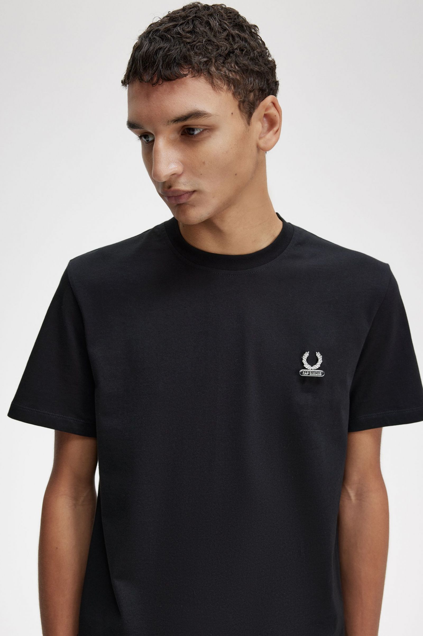 Raf SimonsEnamel Pin T-Shirt Black 7038629