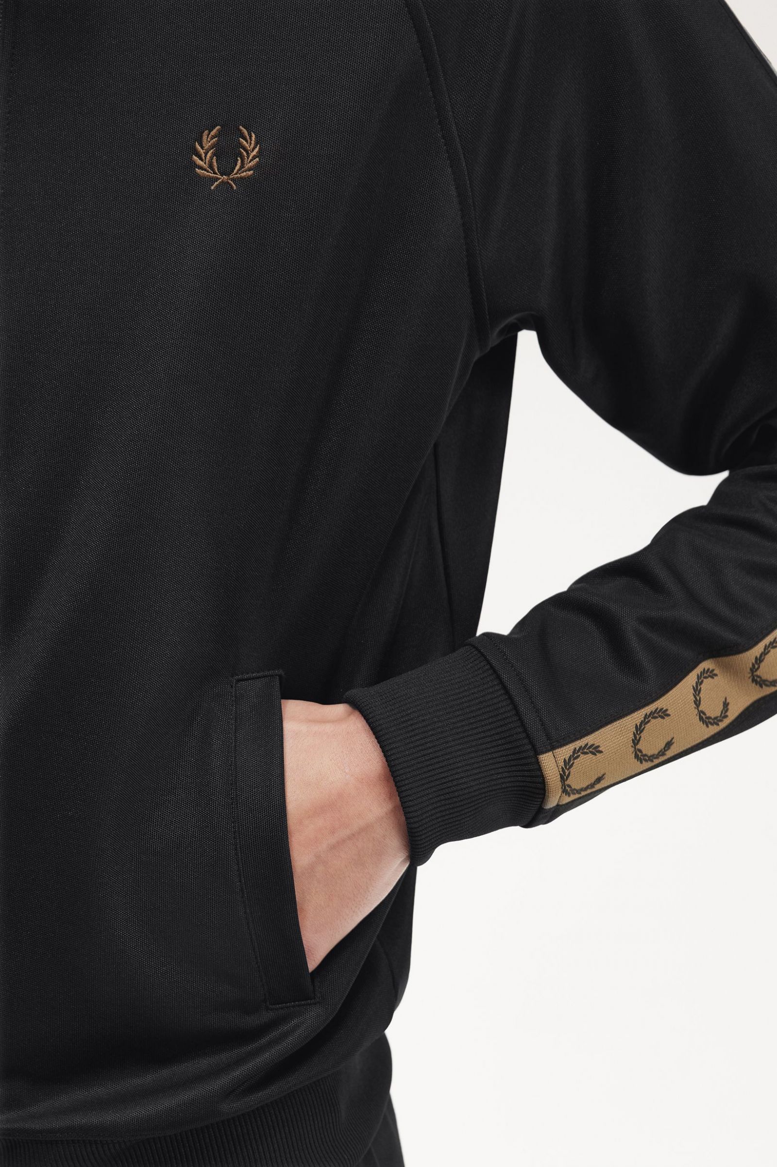 Contrast Tape Track Jacket Black / Shaded Stone 7039110