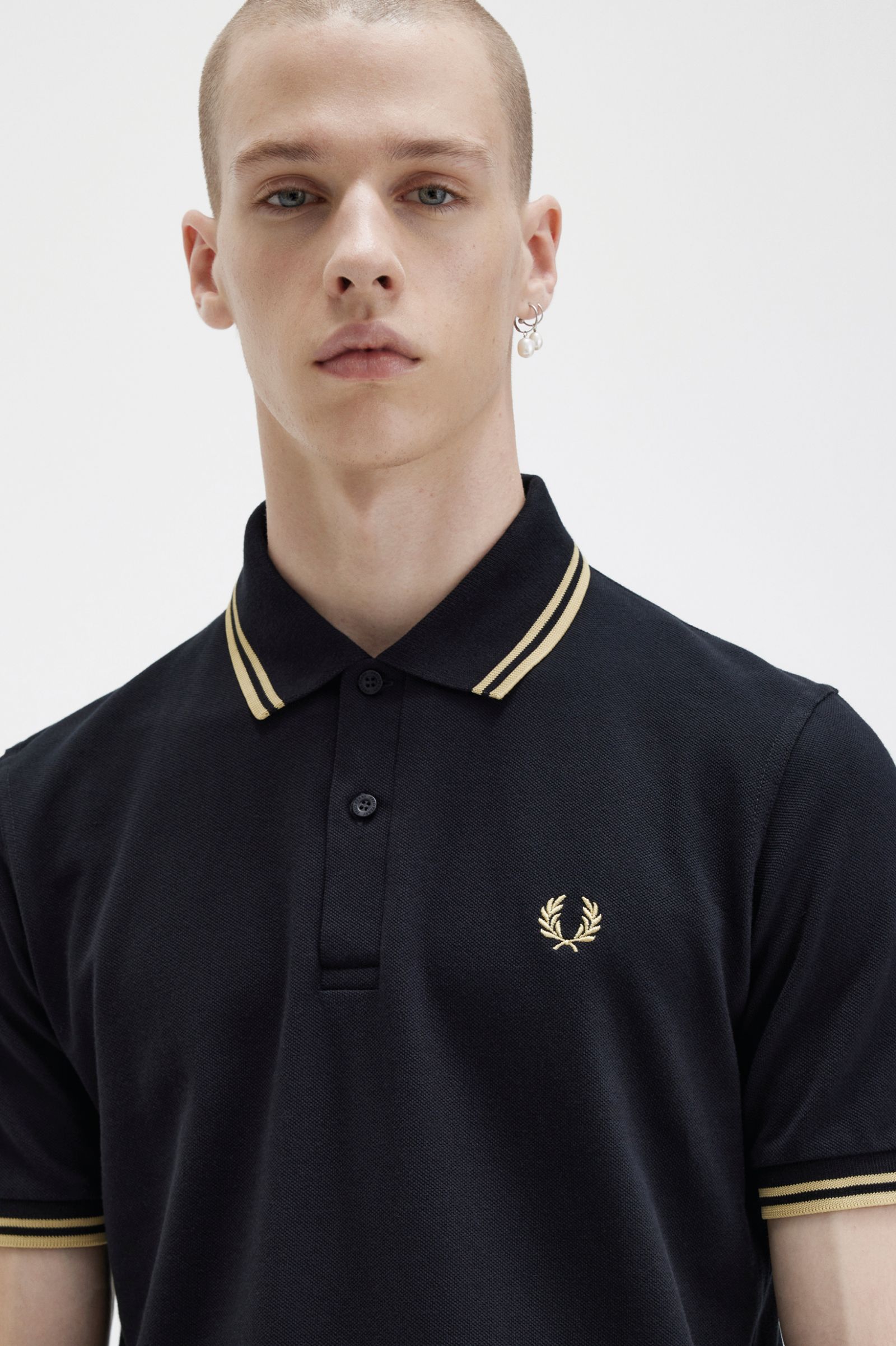 The Fred Perry ShirtM12 Black / Champagne / Champagne 7038541