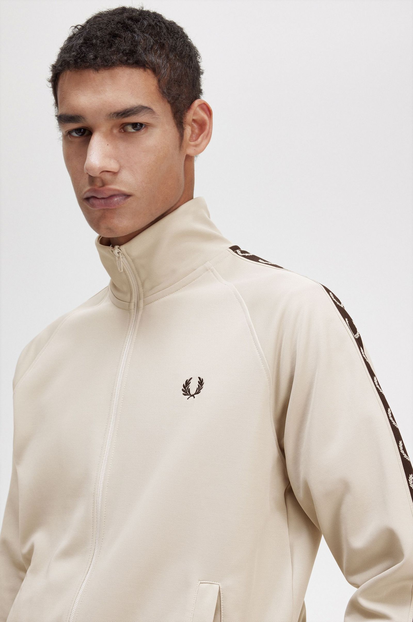 Contrast Tape Track Jacket Light Oyster / Black 7039123