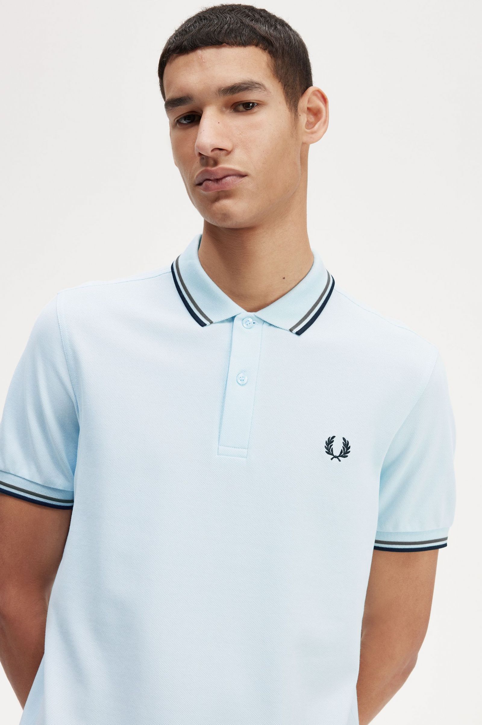 The Fred Perry ShirtM3600 Light Ice / Field Green / Black 7038558