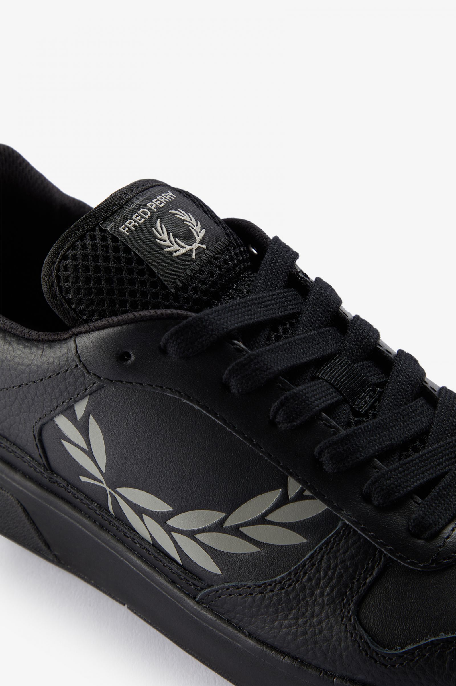 B300 Black / Limestone 7038773