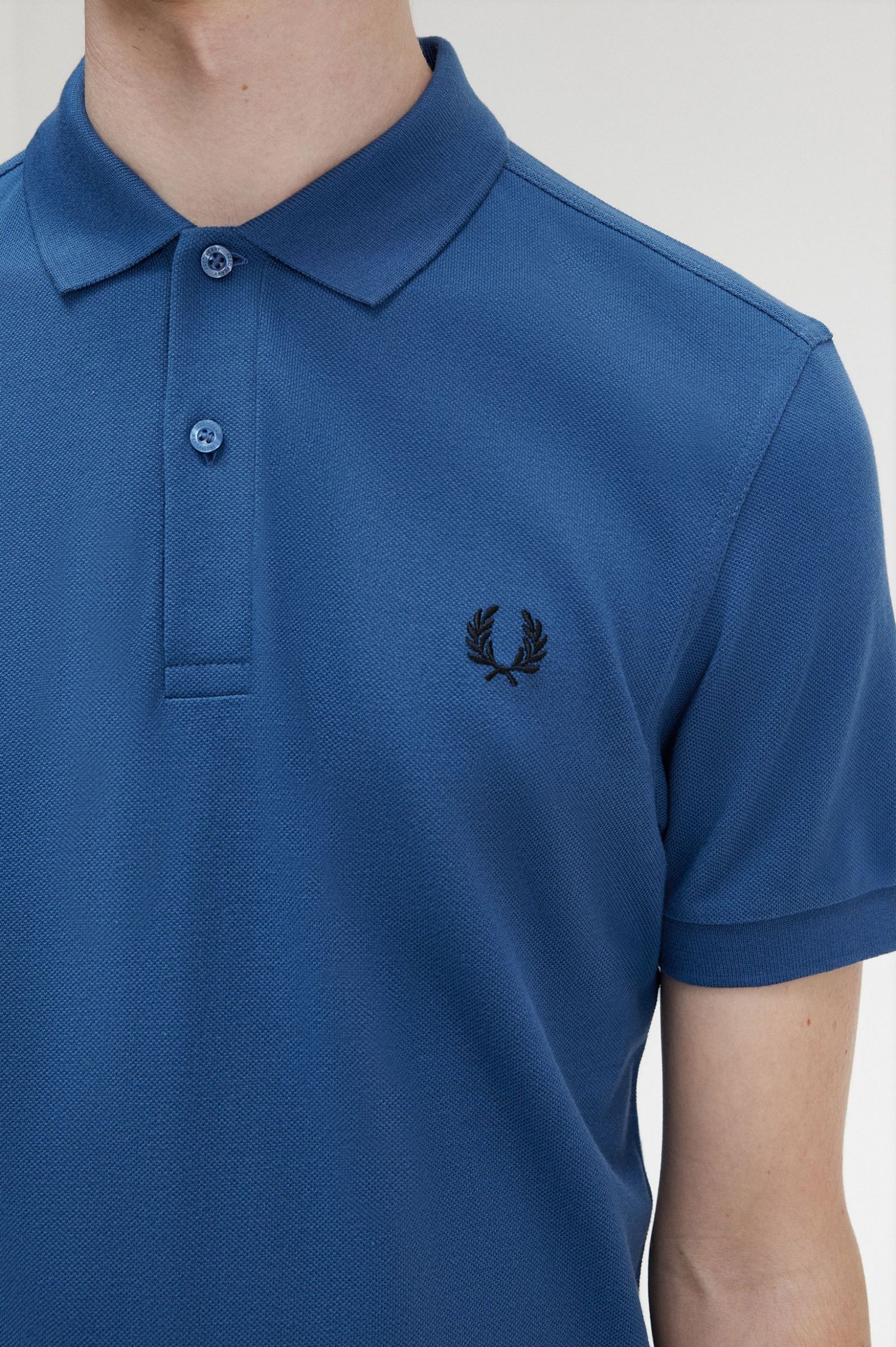 The Fred Perry ShirtM6000 Midnight Blue / Black 7039010