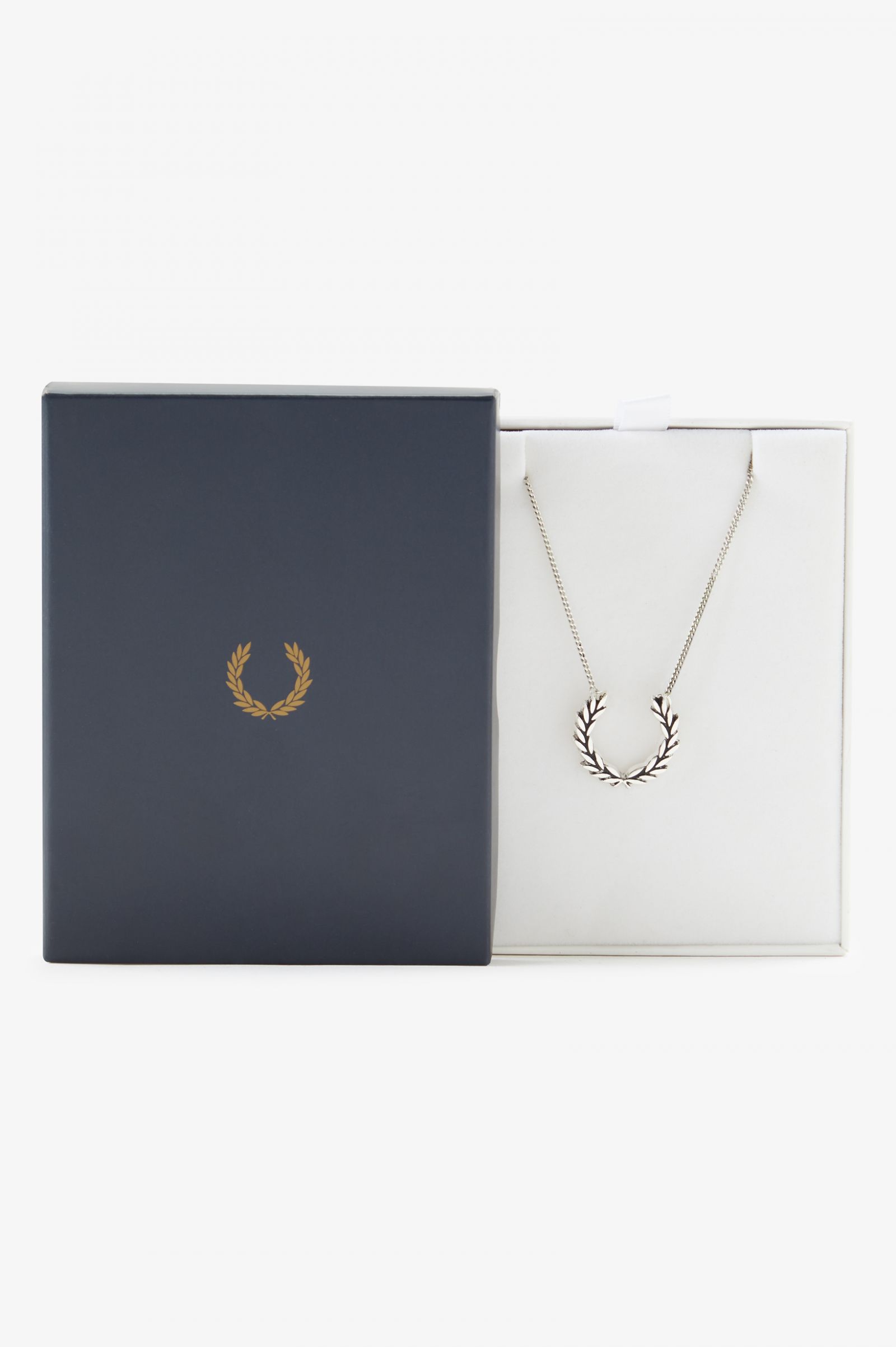 Laurel Wreath Necklace Metallic Silver 7038075