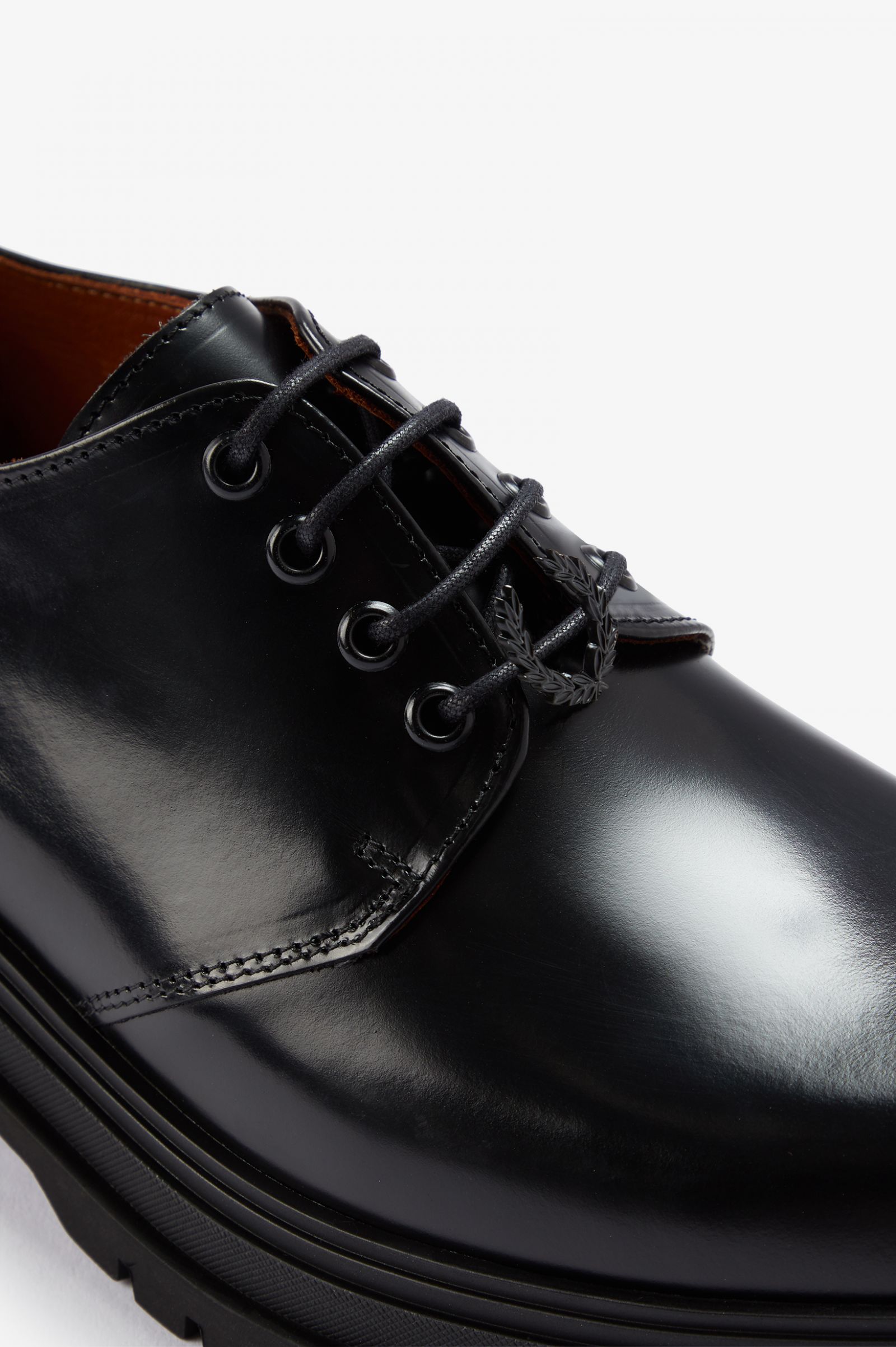 Derby Black 7038757