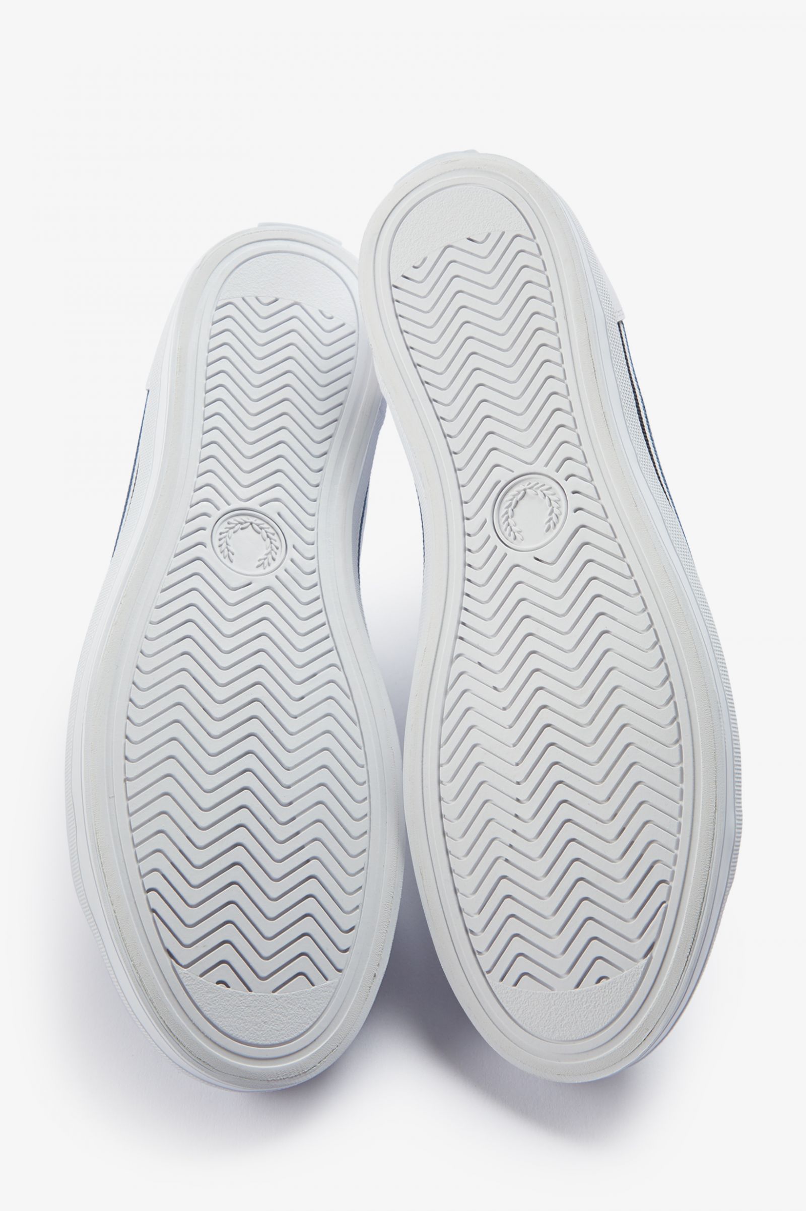 Perforated Baseline White / Midnght Blue 7038766