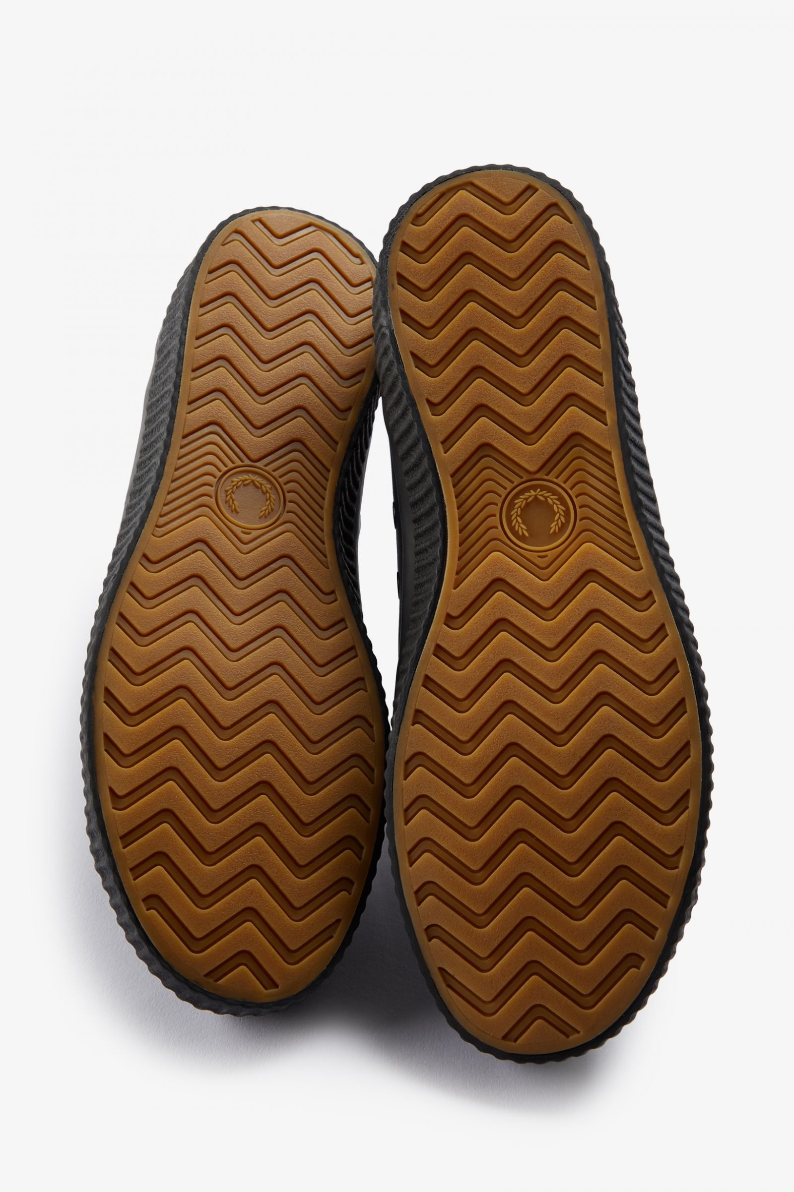 Mid Hughes Black 7038769