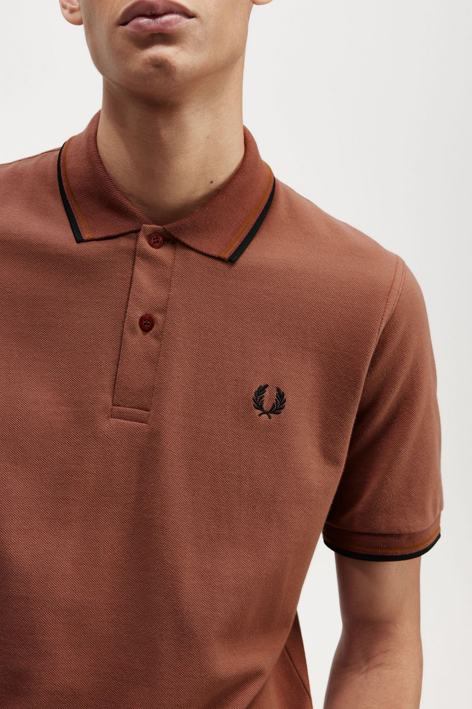 The Fred Perry ShirtM12 Whisky Brown / Dark Caramel / Black 7039050