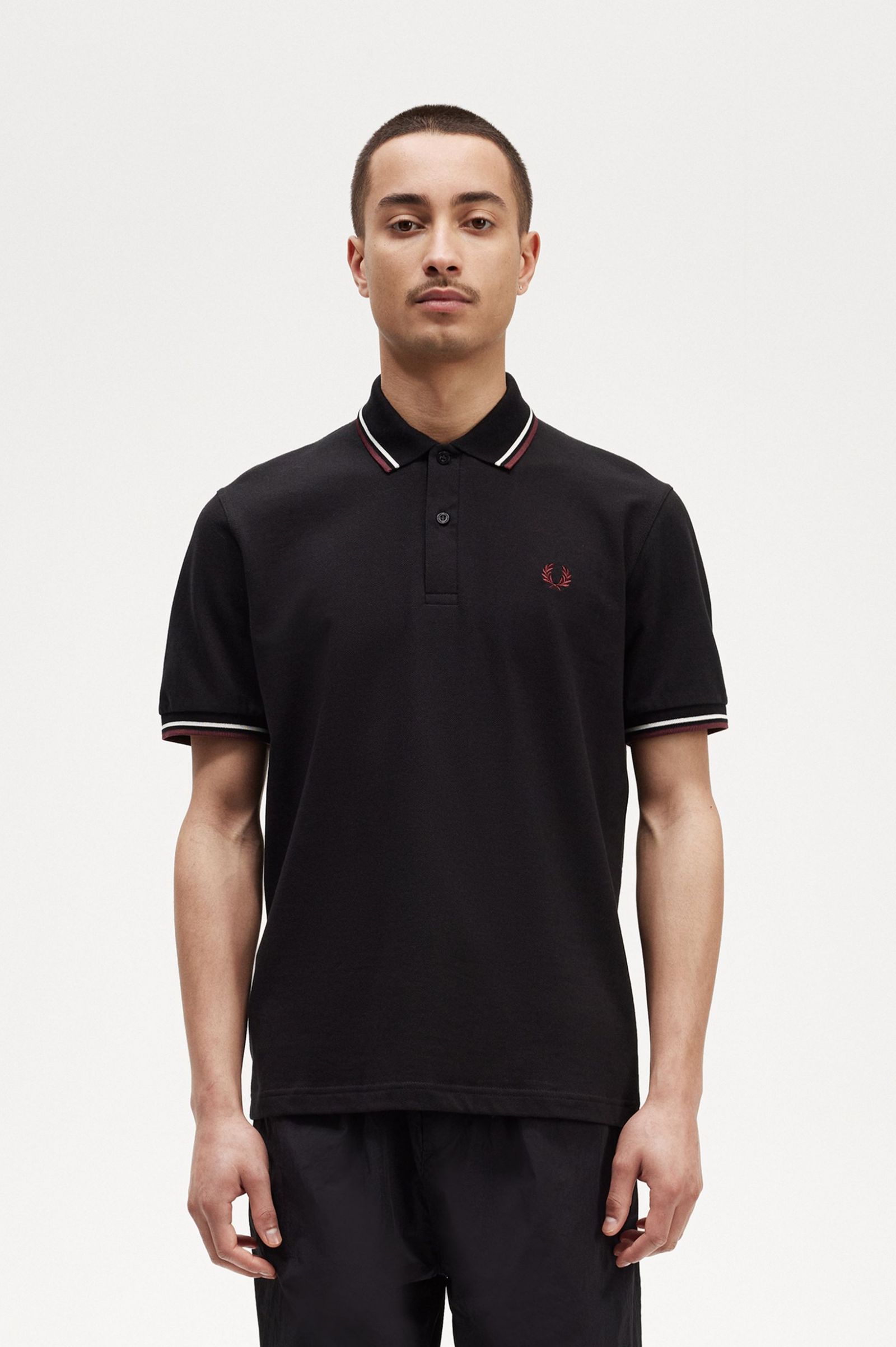 The Fred Perry ShirtM12 Black / Ecru / Oxblood 7039102