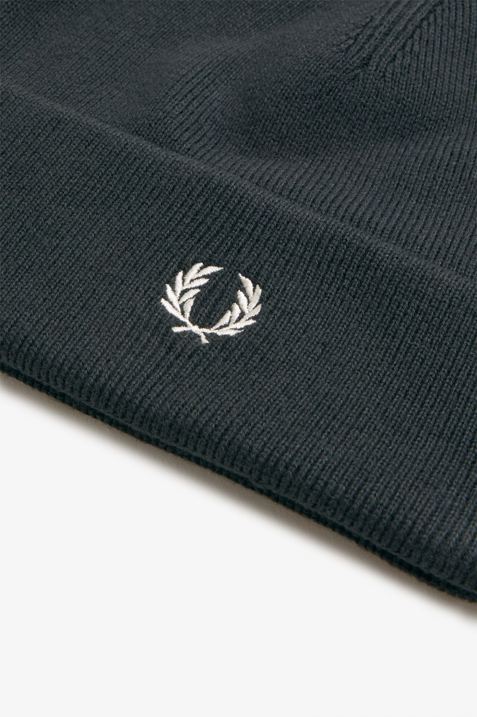 Classic Beanie Night Green / Ecru 7037746