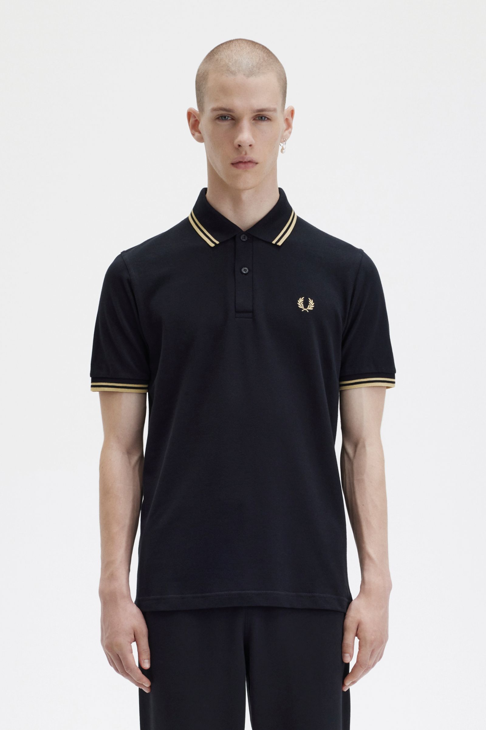 The Fred Perry ShirtM12 Black / Champagne / Champagne 7038541