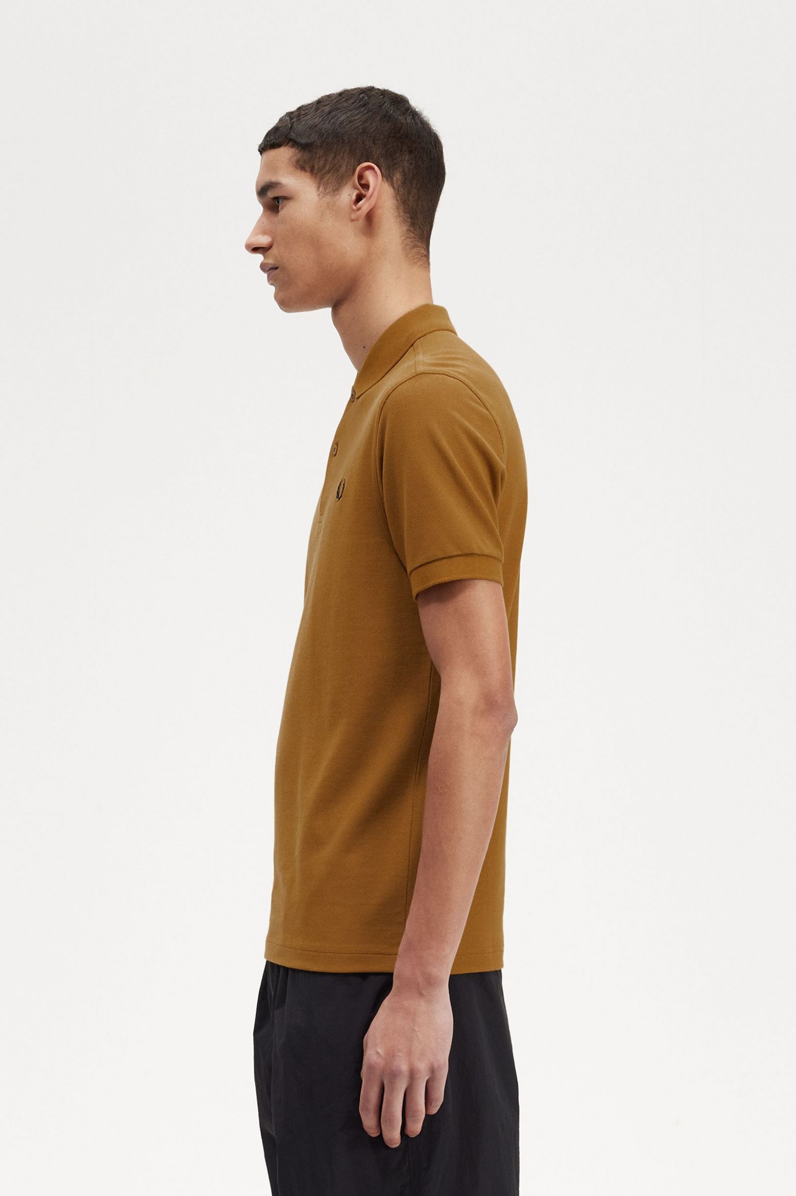 The Fred Perry ShirtM6000 Dark Caramel / Black 7039099